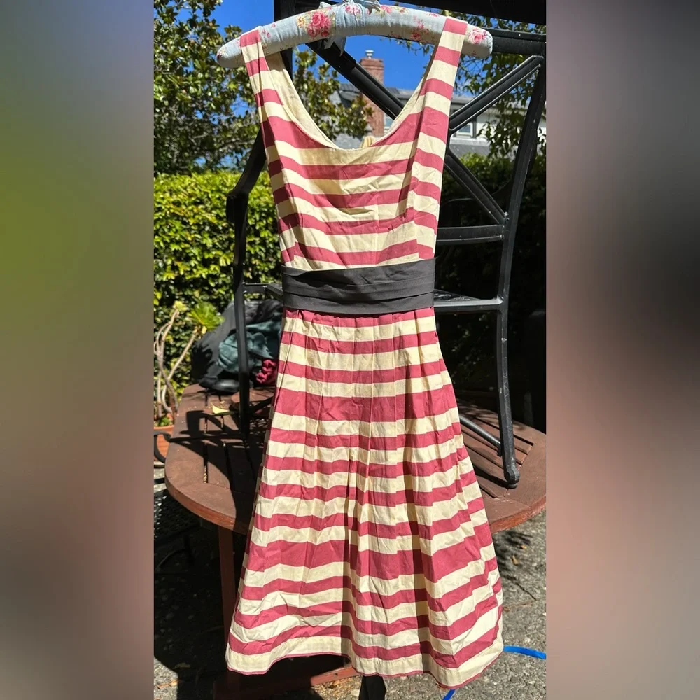 Party dress, beige and pink with black belt - Picture 2 of 5